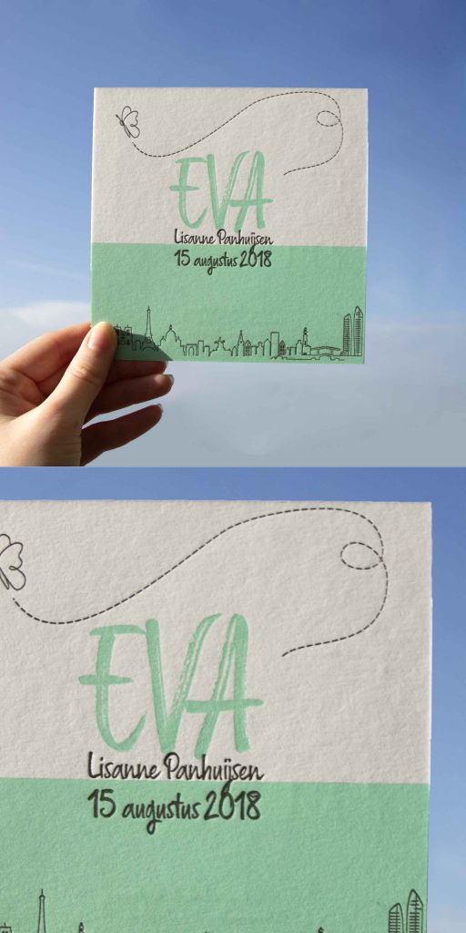 Dit skyline geboortekaartje is ontworpen door de ouders van Eva en deze hebben wij mogen drukken. 2 kleuren geeft de kaart een speels effect.