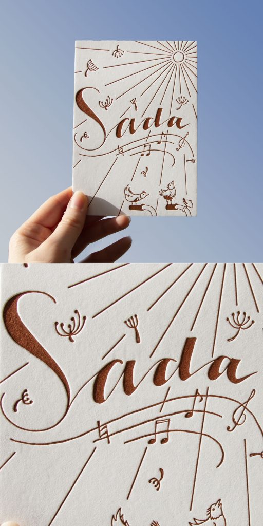 Het geboortekaartje voor Sada was helemaal met de hand getekend door haar ouders. Wij kunnen een tekening van jullie digitaliseren om een geboortekaartje nog persoonlijker te maken.