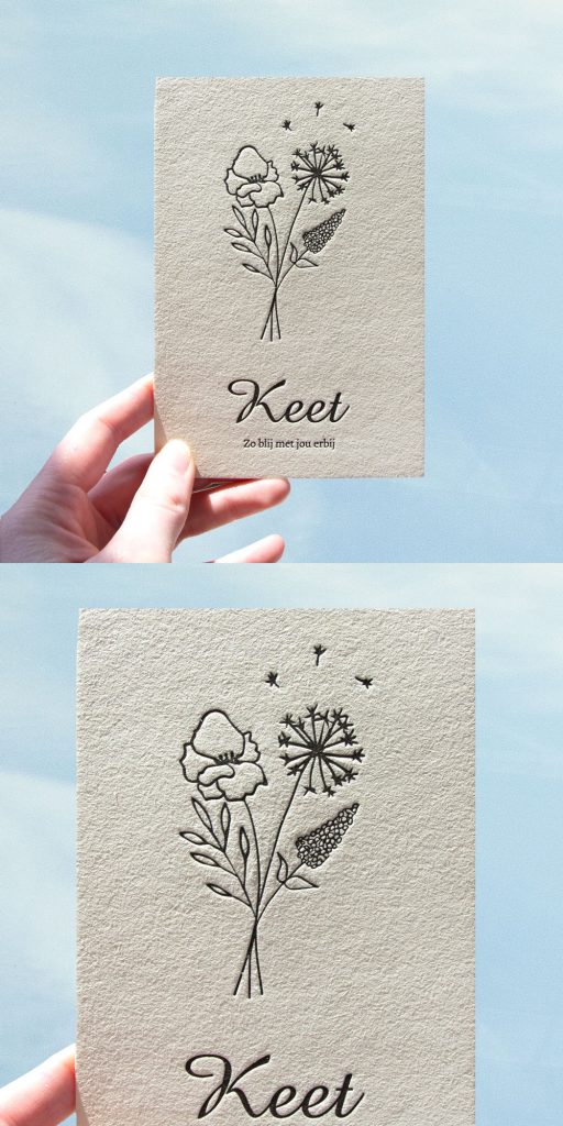 Een bijzonder geboortekaartje met veldbloemen op speciaal Houtbord papier. Dit papier heeft een natuurlijke look en is super goed geschikt voor letterpress.