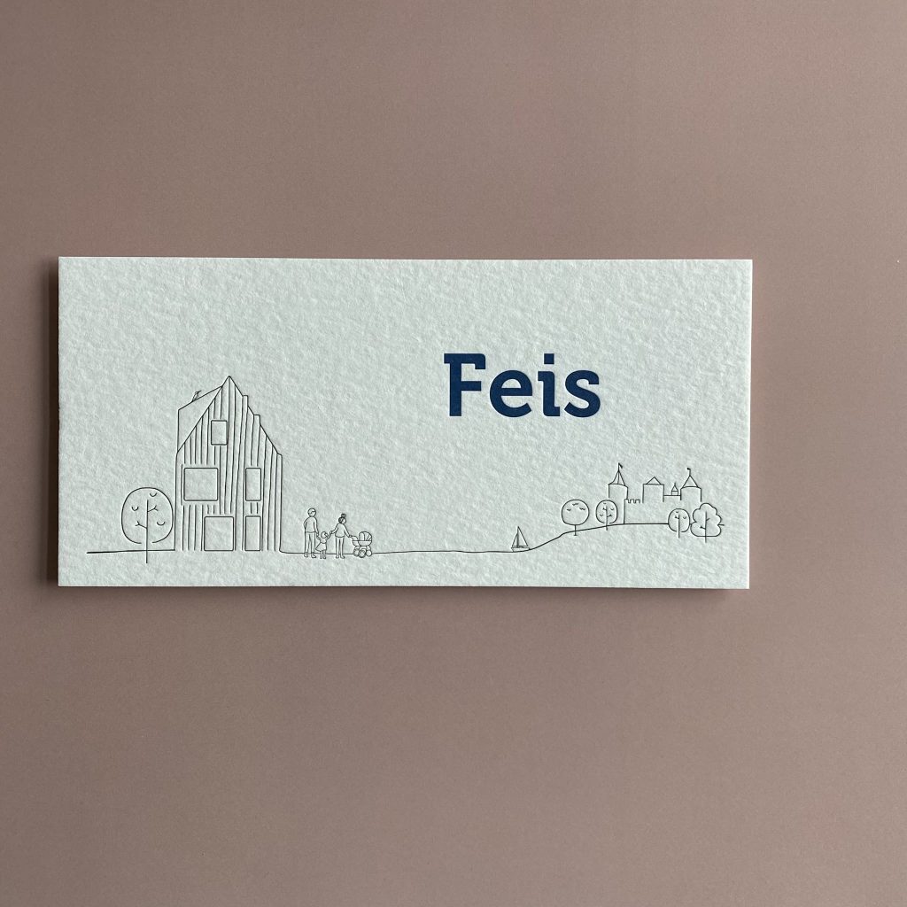 Dit leuke ontwerp hebben wij mogen maken voor Feis. Waarbij ook zijn nieuwe huis is weergegeven :) Op een mooi papier komt een subtiel ontwerp mooi tot zijn recht.